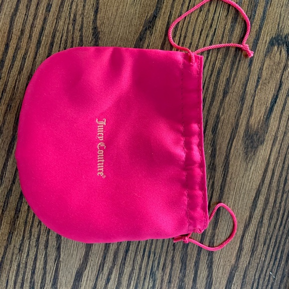 Juicy couture gold and white enamel daisy necklace - Picture 5 of 6